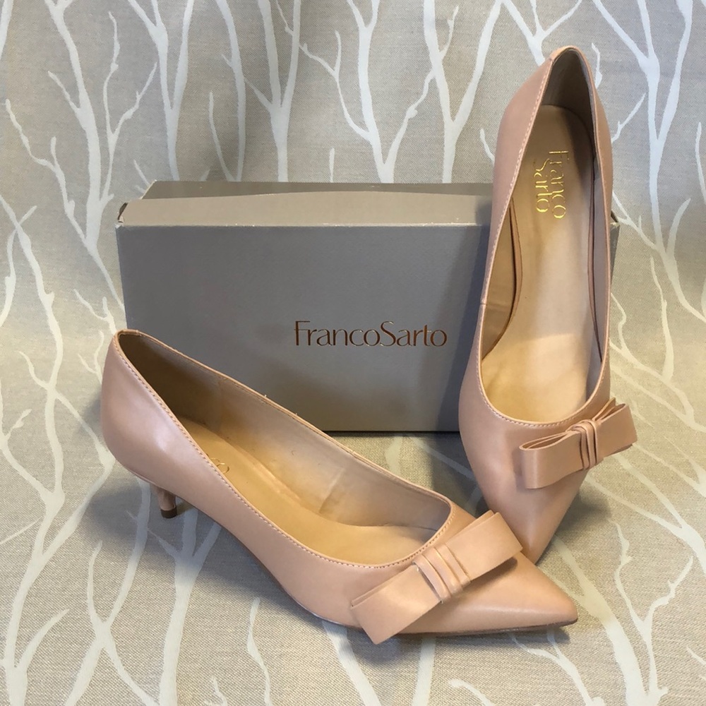 Franco Sarto “Daryl” like new in box size 9.5M peach kitten heels.